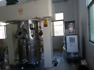 油溫機(jī)在熱壓成型使用現(xiàn)場(chǎng)